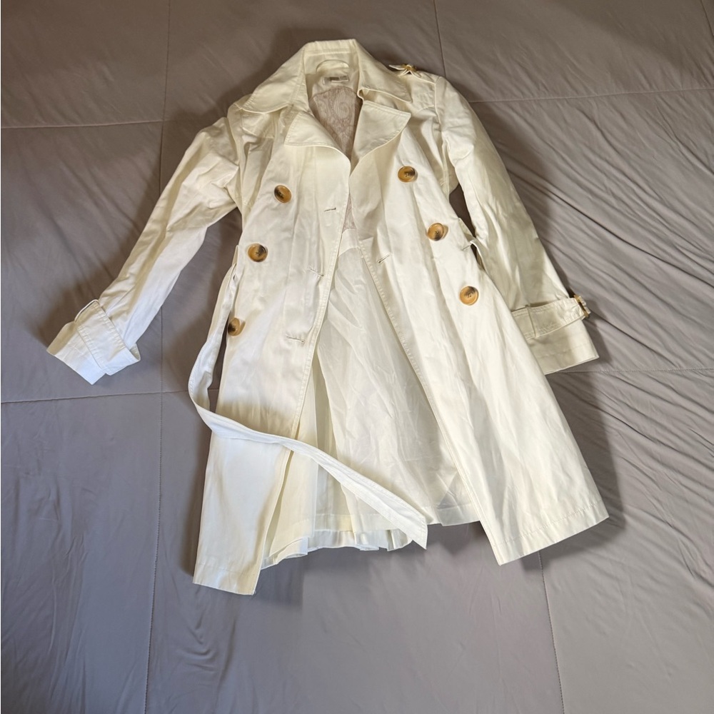 Gallery Elegant White Trench Coat